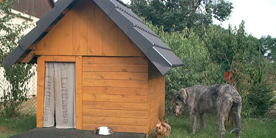 How to Build a Roof Over a Dog Kennel