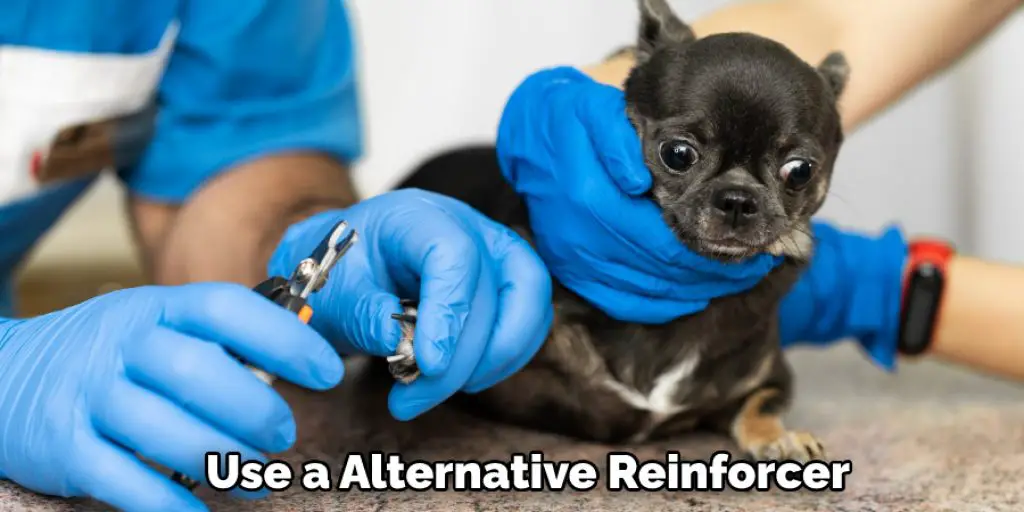 Use a Alternative Reinforcer